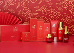 瑞蛇迎春，福滿人間，西采清顏愿你萬事如意春意盎然！