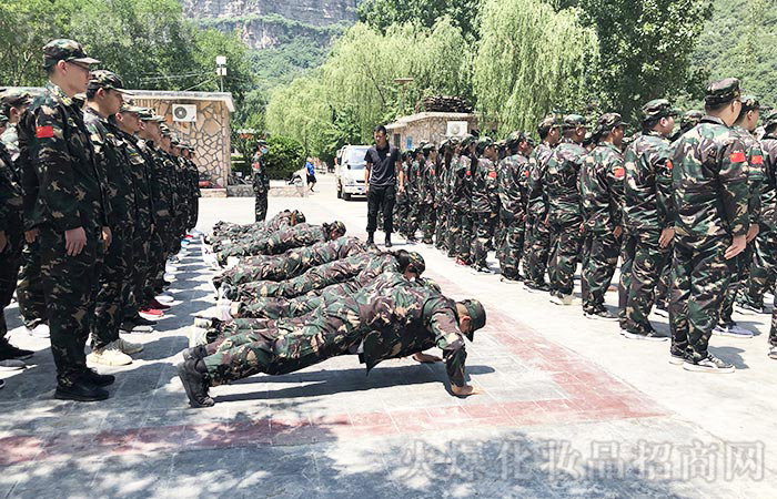 堅(jiān)持才能勝利