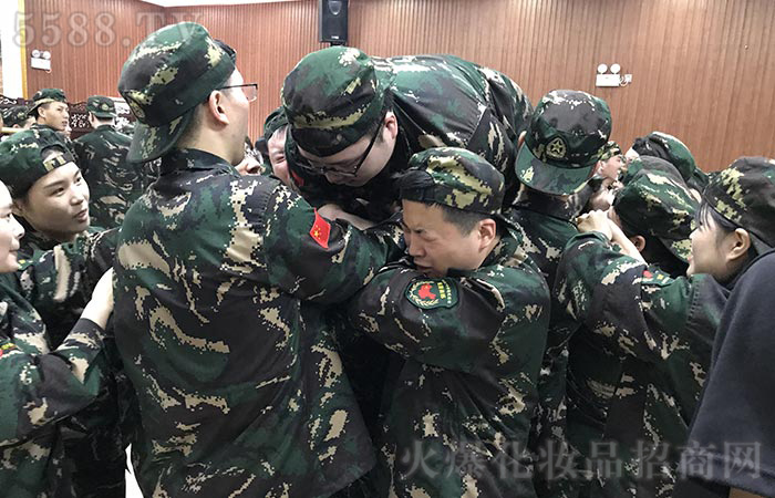 不拋棄，不放棄！艱苦奮斗，自力更生！