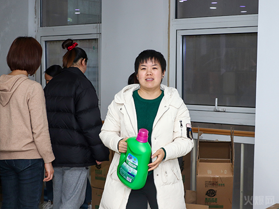 致愛三八女神節(jié),火爆網(wǎng)派發(fā)女神專屬禮物 致愛三八女神節(jié),火爆網(wǎng)派發(fā)女神專屬禮物