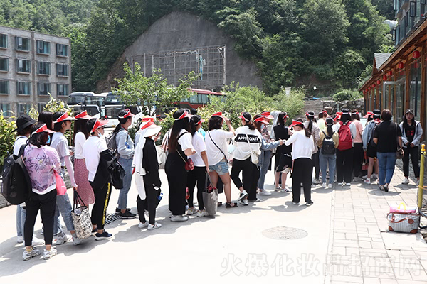 水利萬物而不爭 水利萬物而不爭