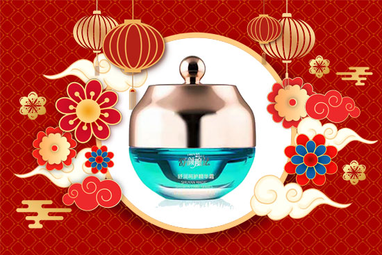 春風(fēng)舞春曉,玉兔滿街跑!奧芭黎祝您心想事成萬(wàn)事興! 春風(fēng)舞春曉,玉兔滿街跑!奧芭黎祝您心想事成萬(wàn)事興!