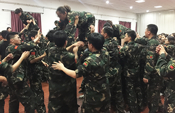 只要精神不滑坡，方法總比困難多！