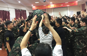 贏了一起狂，輸了一起扛！