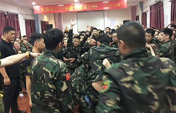 險阻再高，高不過我們的斗志！