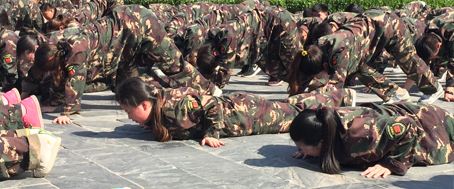 一人犯錯全體受罰，這就是團隊精神！