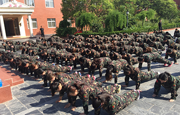 高溫炙烤，流汗不流淚、堅持不放棄！