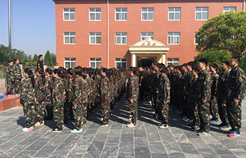 高溫炙烤，流汗不流淚、堅持不放棄！