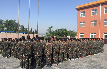 嚴明的紀律，嚴格的要求，造就自律的個人！