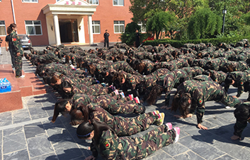 高溫炙烤，流汗不流淚、堅持不放棄！