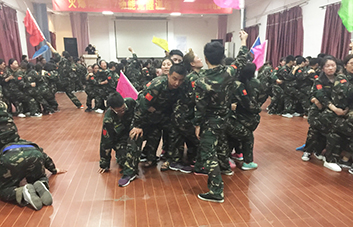 共同的目標(biāo)，共同的夢想，可以使火爆家人產(chǎn)生忍受一切的力量！