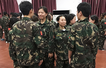 學(xué)會贊美，收獲一份真心；