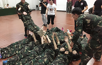 一次失敗并不可怕，爬起來，再戰(zhàn)！