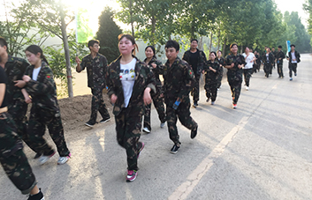 火爆人不拋棄、不放棄、勇往直前！