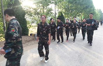 這不僅僅是簡單的徒步，是友誼的凝聚，更是團隊的融合！