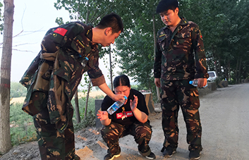 沒有比人更高的山，沒有比腳更遠的路！