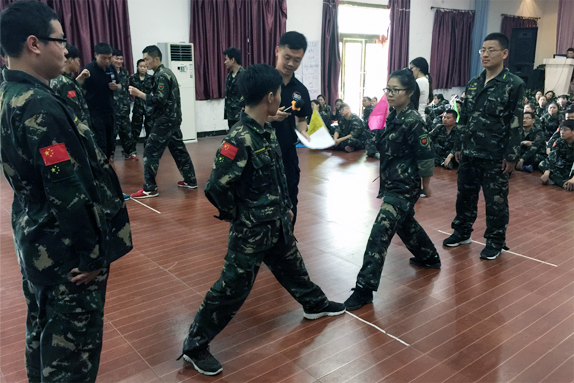 簡單石頭剪刀布，輸贏卻在彈指間！