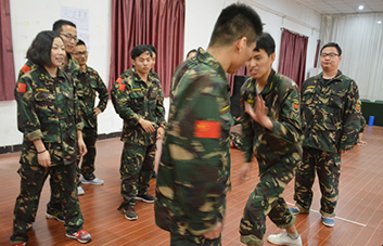 要成功，就要努力，要結(jié)果，就要拼命爭取！