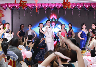 �pӯ�Ĳ������M�@Ů�˵Ķ��������ڻ�T�_�㣡